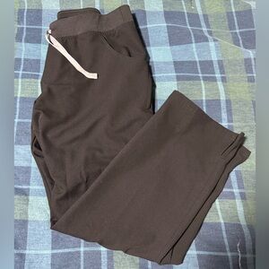 Women’s Figs Yola XL